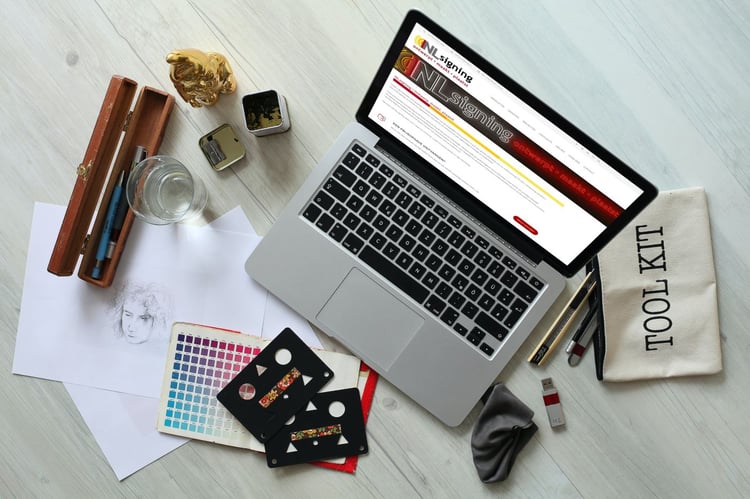 nlsigning-laptop